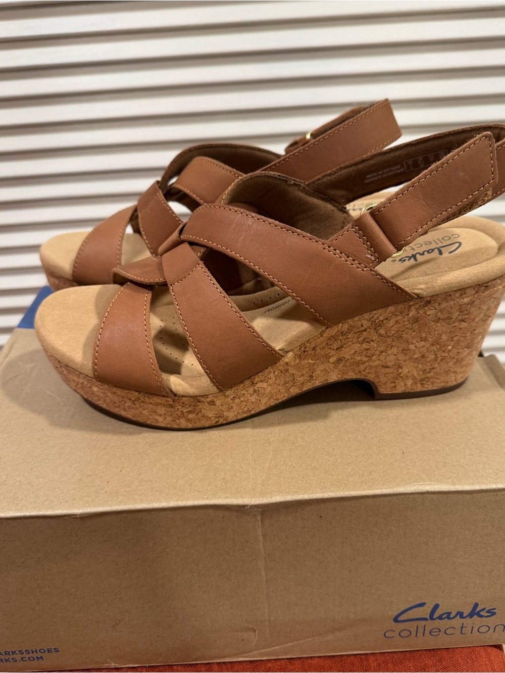 Clarks Gissell Beach Tan Leather Shoes – Women’s 9.5M